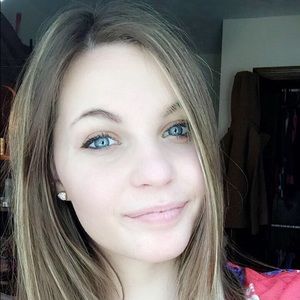 Meet your Posher, Madalyn